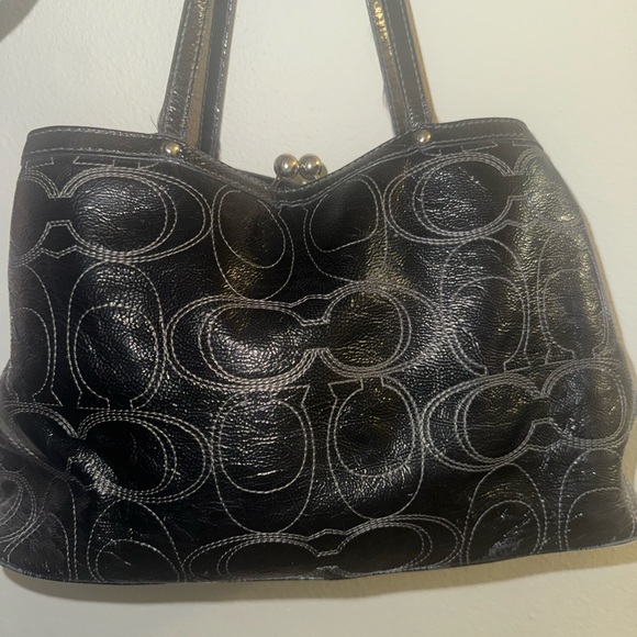 バッグ Coach Signature Kisslock Tote Rare Coach RARE kiss lock Black Signature Tote Bag EUC